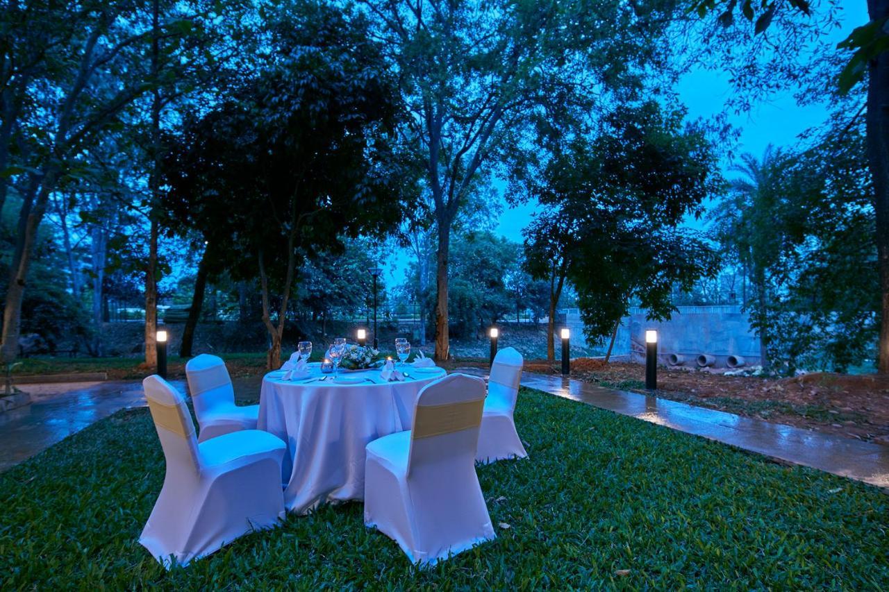 Signature Club Resort Devanahalli Exteriör bild
