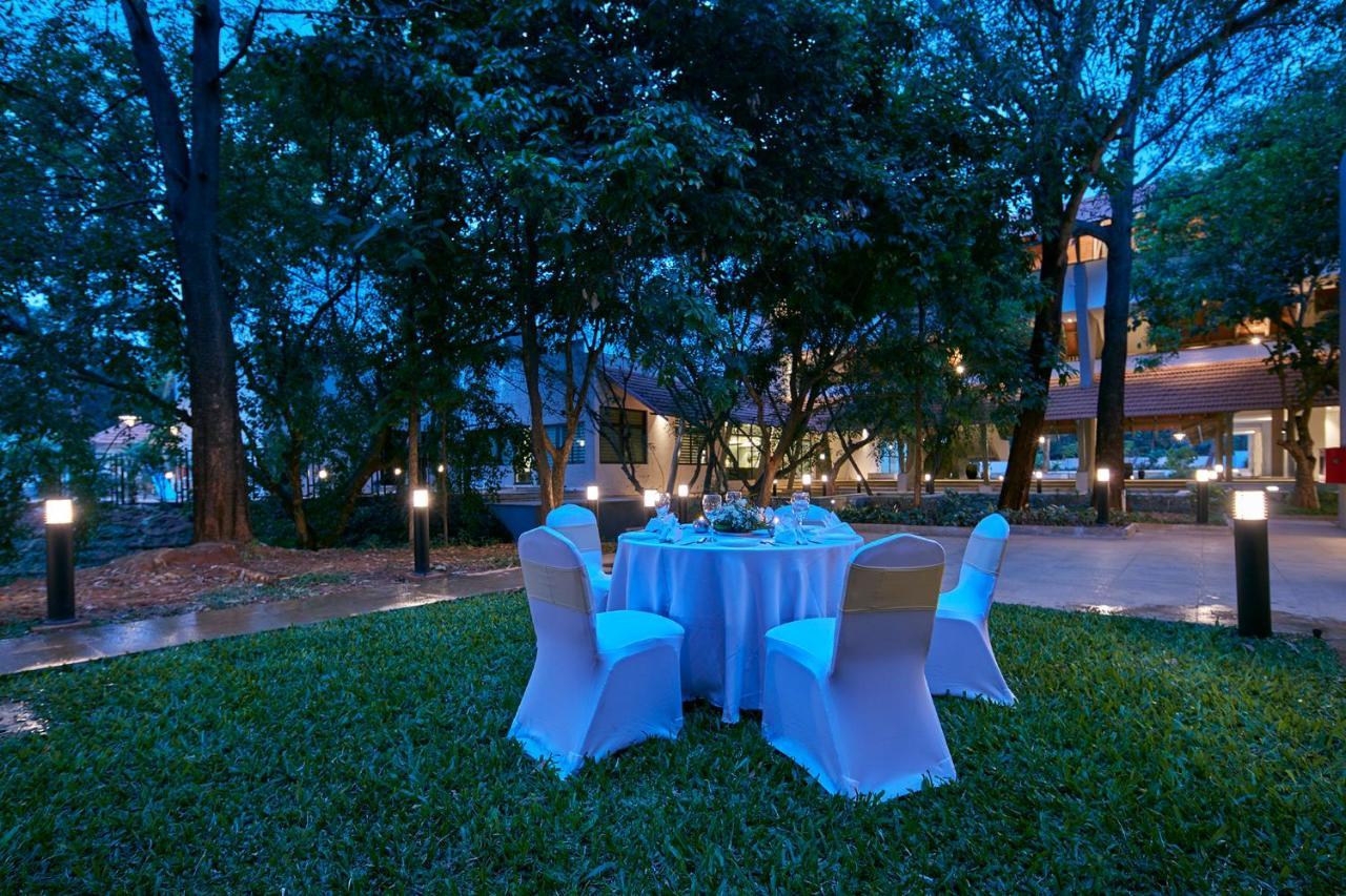 Signature Club Resort Devanahalli Exteriör bild