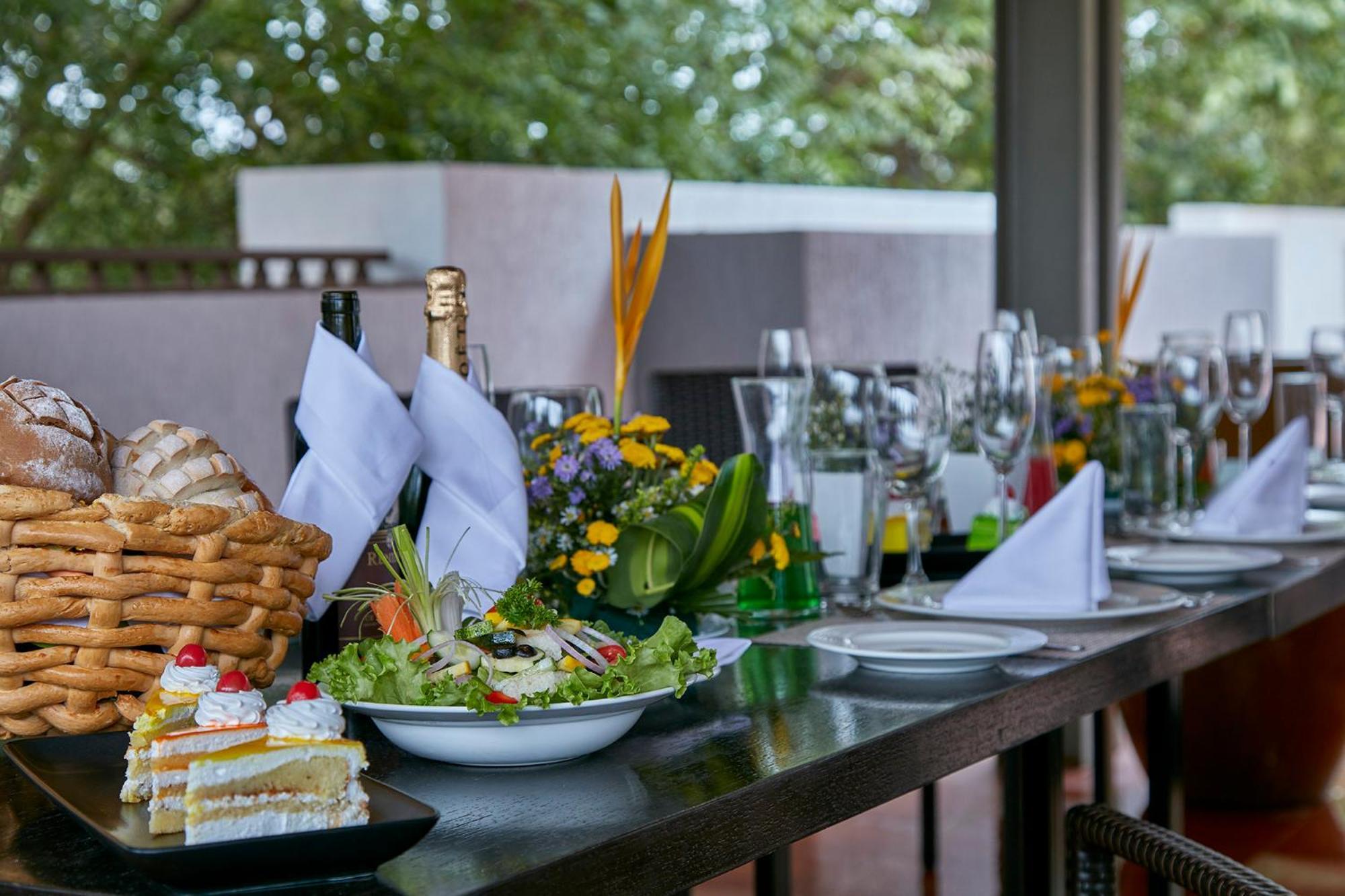 Signature Club Resort Devanahalli Exteriör bild