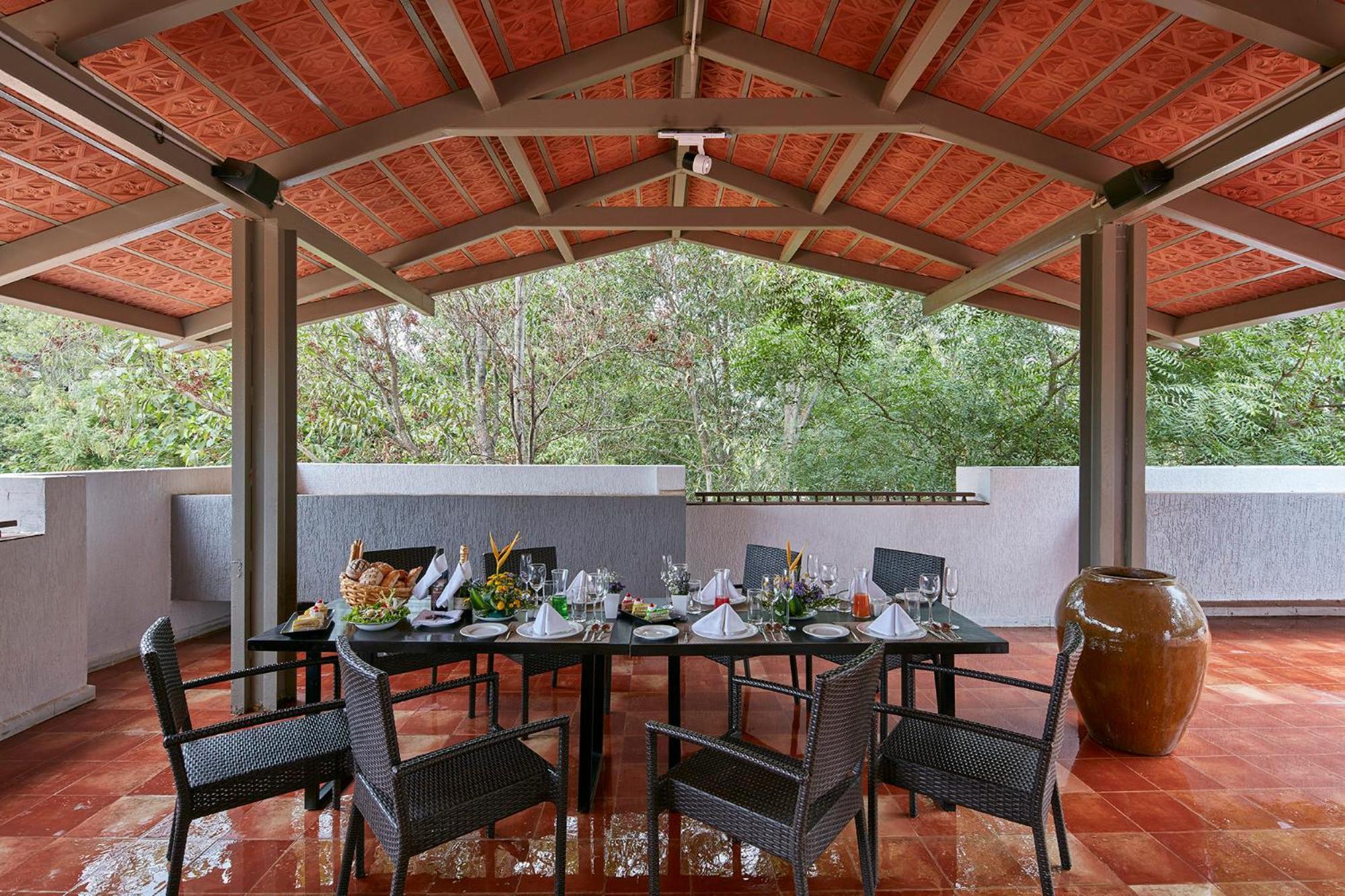 Signature Club Resort Devanahalli Exteriör bild