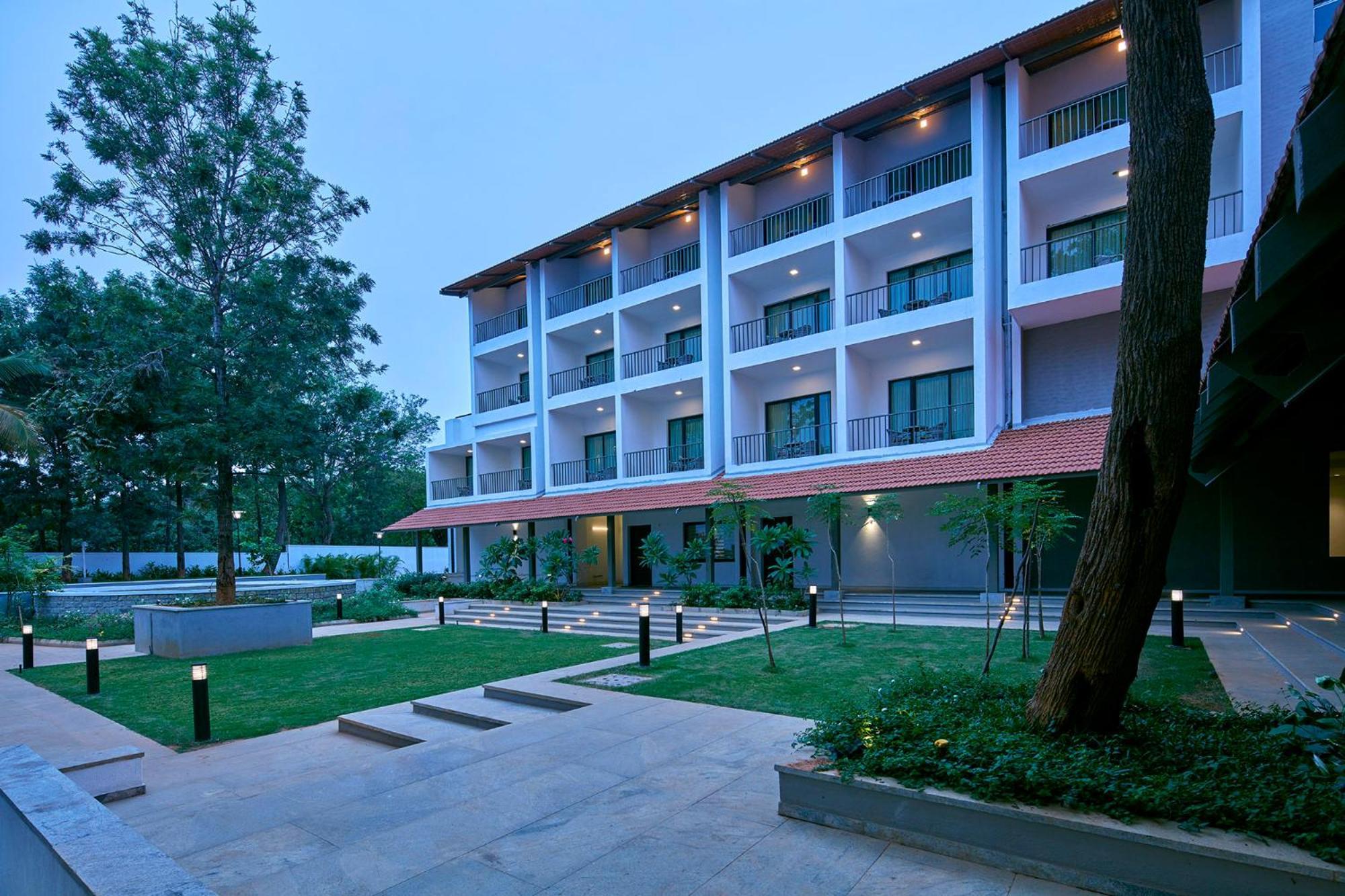 Signature Club Resort Devanahalli Exteriör bild