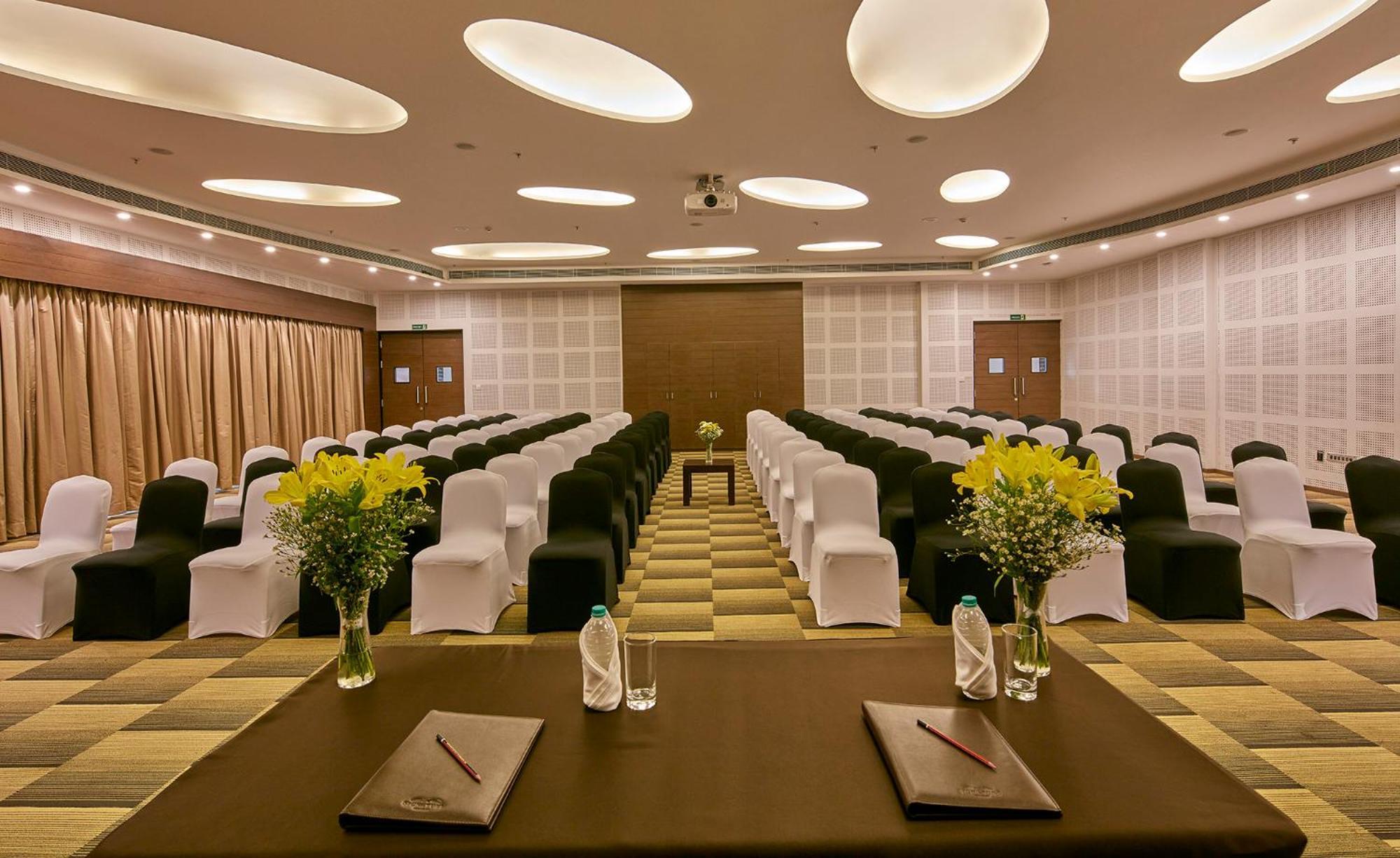 Signature Club Resort Devanahalli Exteriör bild