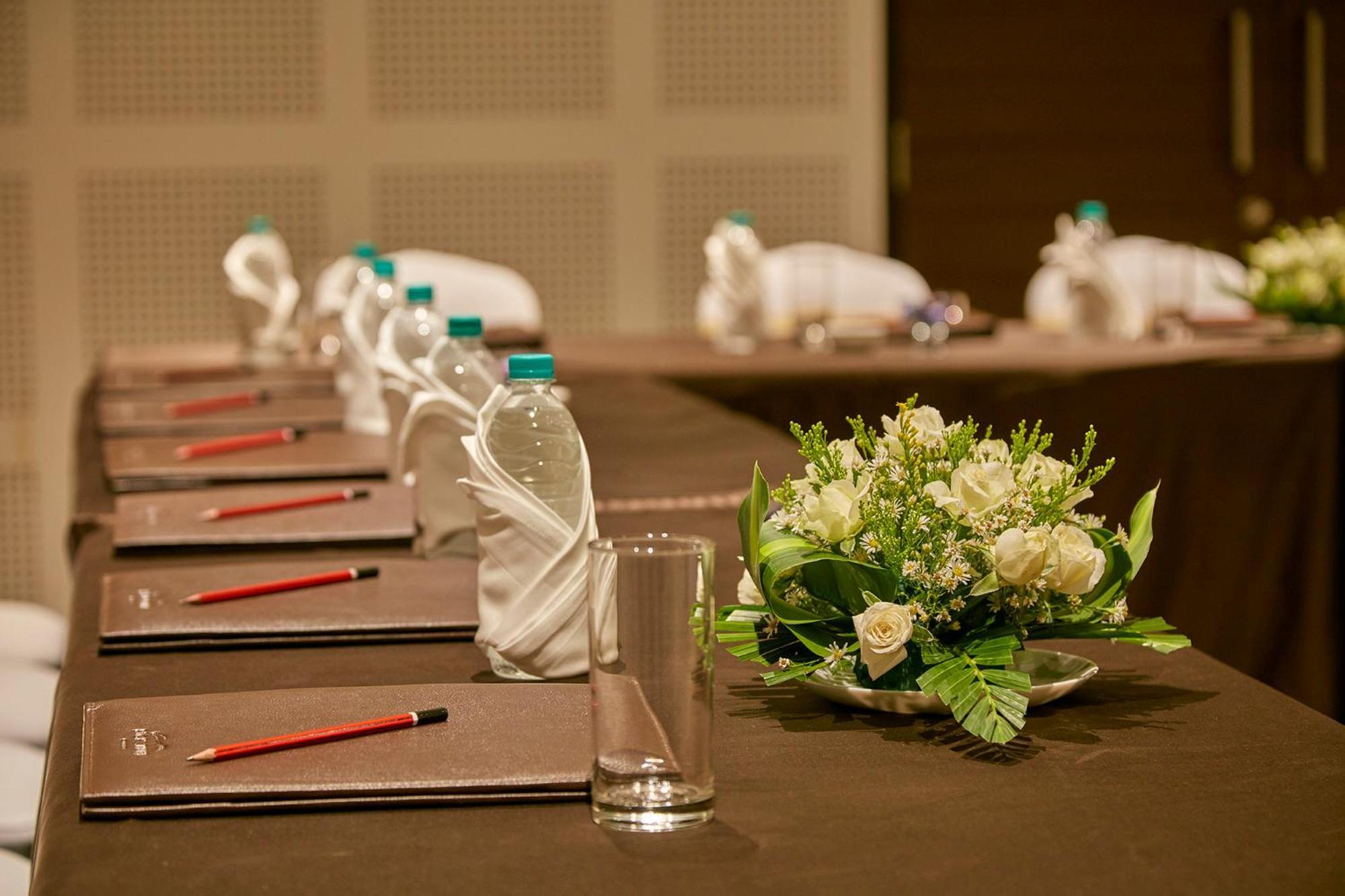 Signature Club Resort Devanahalli Exteriör bild